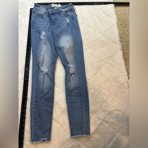 Altar’d State 24/0 women’s Juniors jeans size 0 distressed denim - Picture 5 of 5